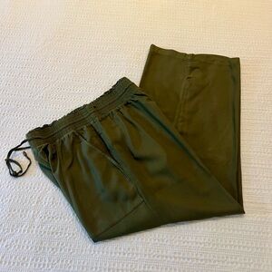 Abercrombie & Fitch Olive Green Cropped Pants
